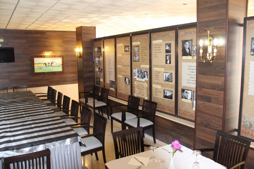 Hotel Vazquez Diaz Nerva Екстериор снимка